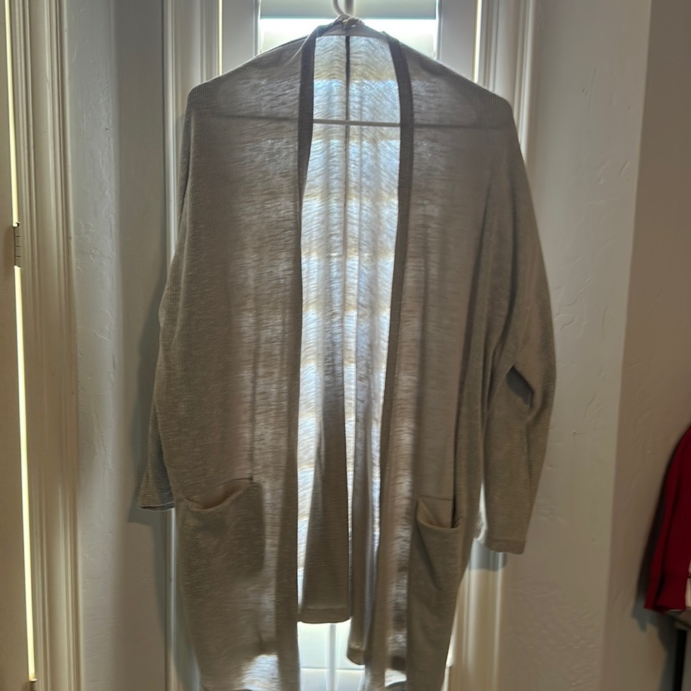 Light grey loose fig cover up